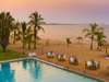 Club Makokola - dinner on beach